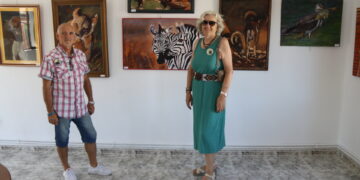 Alaraz acoge la exposición de pinturas «Diversidad» de Alejandro Muñoz dentro de las actividades de las fiestas patronales