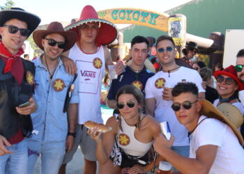 Mancera de Abajo viaja en el tiempo al lejano oeste con una original fiesta de vaqueros para todas las edades