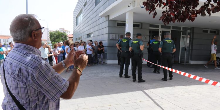 Aldeaseca de la Frontera al más puro estilo Fuenteovejuna: todos a una para protestar contra los constantes robos en la localidad