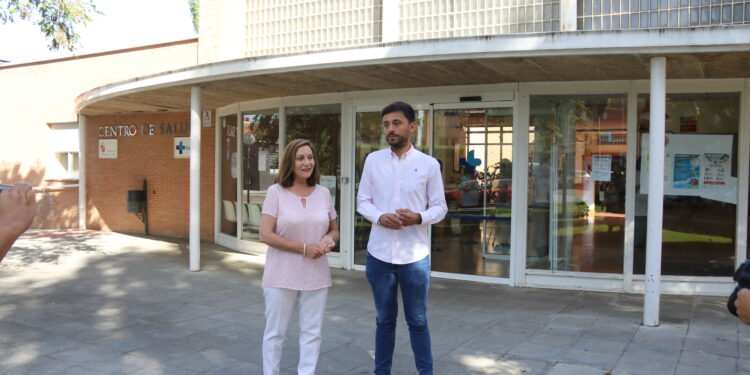 «Han puesto una tirita en una gran herida»: el centro de salud de Peñaranda sigue con graves problemas en el aire acondicionado