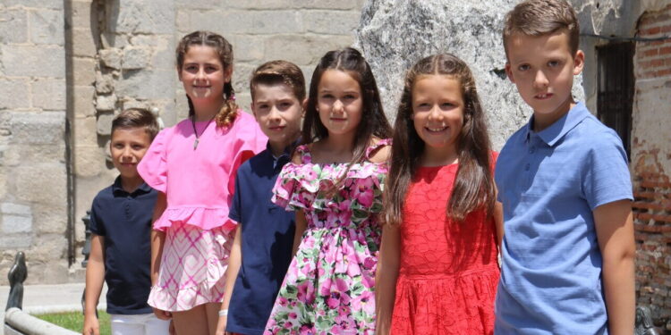 Peñaranda ya tiene corte infantil para sus fiestas: Alba, Cayetana, Vega, Raúl, Diego y Oliver son los seis grandes protagonistas