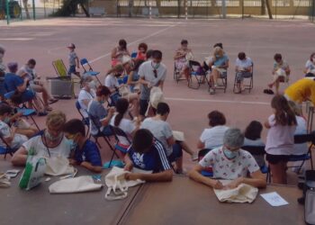 Aldeaseca de la Frontera y Santiago de la Puebla acogen este verano la III edición de los talleres de bordado «Al fresco»