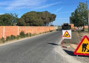 Peñaranda en Común considera prioritario el reasfaltado de la principal vía de acceso al polígono industrial El Inestal