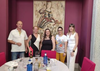 La academia Líder cierra el curso en Peñaranda con una comida de los profesores y con los exámenes Cambridge de inglés