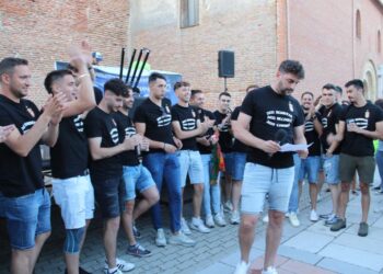 Espectacular homenaje de su pueblo al equipo Paradinas Futsal por sus éxitos: «Para nosotros sois los campeones de España»