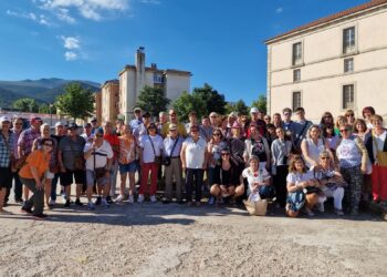 Los mayores de Peñaranda disfrutan de una excursión cultural al Palacio Real y Fábrica de Cristales de La Granja, en Segovia