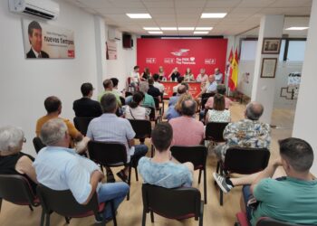 Encuentro del PSOE en Peñaranda: «El día 23 corremos el riesgo de que otros destrocen en un mes todo lo que hemos hecho»