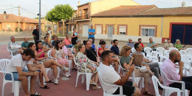 España Vaciada elige la plaza de Villaflores para arrancar la campaña electoral para las generales del próximo 23 de julio