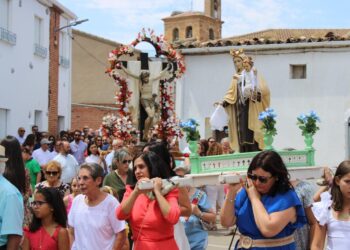 Día grande en Villoruela con misa, procesión con el Cristo y la Virgen del Carmen y remate de banzos de ambas imágenes