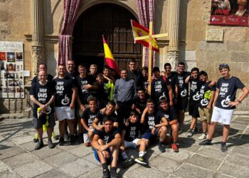 Un grupo del Seminario Menor de Toledo peregrina desde Ávila hasta Alba de Tormes por la ruta de Santa Teresa de Jesús