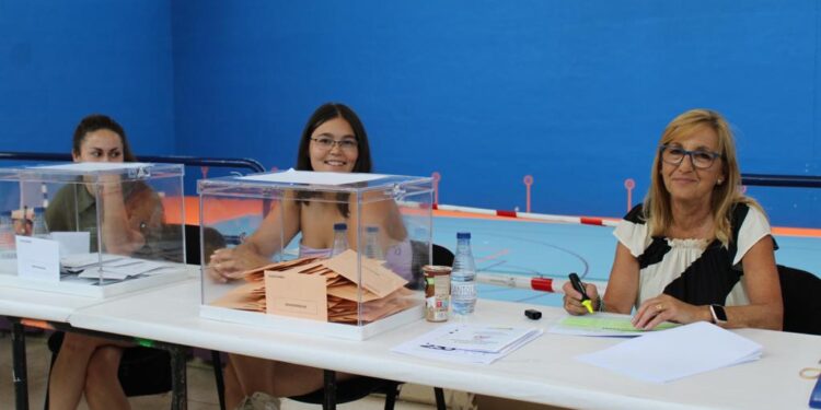 La participación en las elecciones generales sube más de seis puntos en Peñaranda en una jornada marcada por la tranquilidad