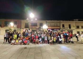 Cantalpino inaugura el prólogo de sus fiestas de la Asunción con un paseo nocturno que reúne a gente de todas las edades