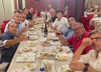 Las Brigadas Moradas del Club Deportivo Peñaranda despiden la temporada futbolera con una cena de confraternidad