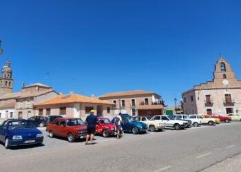 Los clásicos «toman» Palaciosrubios en una concentración, ruta y posterior ágape dentro de las actividades de la semana cultural