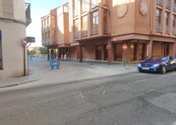 Cambios de tráfico en Peñaranda: cortada por obras desde hoy lunes la salida de la plaza de España a la calle del Carmen