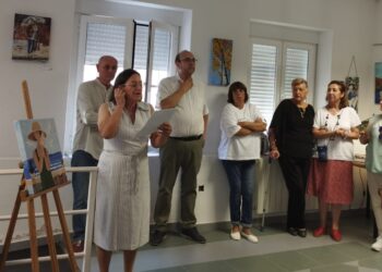 Santiago de la Puebla abre los actos de su II Semana Cultural con una exposición artística en las antiguas escuelas