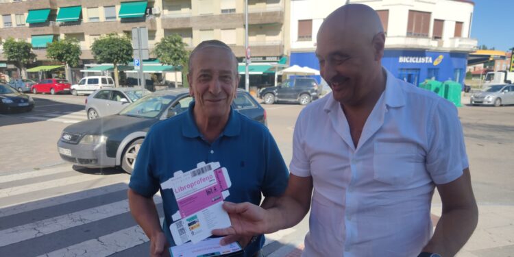 La biblioteca municipal de Peñaranda se convierte en una original «farmacia» con remedios literarios para males ordinarios