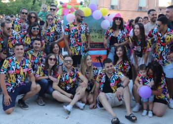 Rágama inicia sus fiestas de agosto con un original concurso de carros decorados por las peñas, chupinazo y el pregón