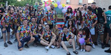 Rágama inicia sus fiestas de agosto con un original concurso de carros decorados por las peñas, chupinazo y el pregón