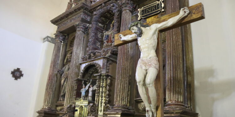 Bóveda del Río Almar restaura un crucificado del siglo XVI de la escuela de Juan de Juni y pone en valor su patrimonio