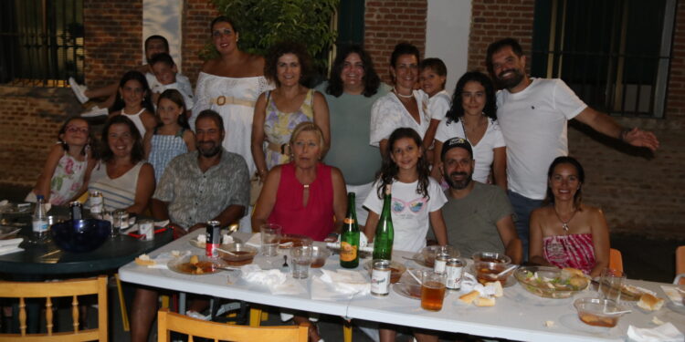 El Campo de Peñaranda recauda donativos para Manos Unidas con una gran degustación de caldereta de carne en el frontón