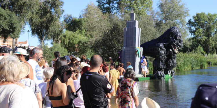 Huerta festejará a San Bartolo con verbenas, cultura, deportes y la esperada y multitudinaria bajada del río Tormes en los «Ofnis»