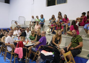 Babilafuente despide sus fiestas de San Roque con una multitudinaria parrillada para más de un millar de comensales