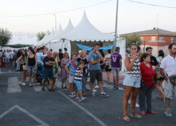 Peñaranda reúne a un millar de personas en la degustación de patatas «meneás», este año a favor de Manos Unidas