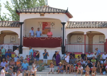 La Florida se llena de ambiente en Peñaranda en el primer festejo de la miniferia con El Mene, Jesús Iglesias y Sergio Pérez