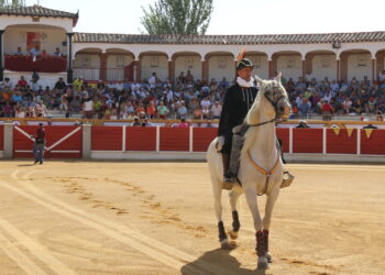 La Florida se llena de ambiente en Peñaranda en el primer festejo de la miniferia con El Mene, Jesús Iglesias y Sergio Pérez