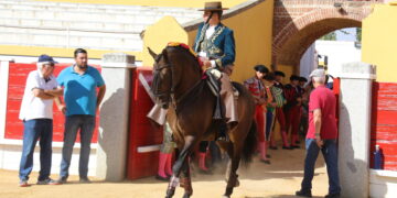 La Florida se llena de ambiente en Peñaranda en el primer festejo de la miniferia con El Mene, Jesús Iglesias y Sergio Pérez