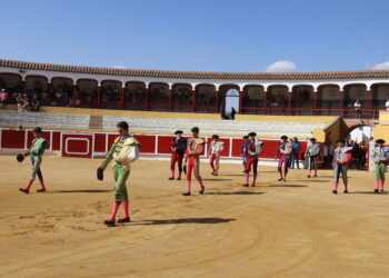 La Florida se llena de ambiente en Peñaranda en el primer festejo de la miniferia con El Mene, Jesús Iglesias y Sergio Pérez