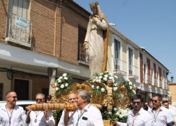 Peñaranda vive con gran solemnidad y afluencia de público la primera fiesta en honor de su nueva patrona, Santa María Reina