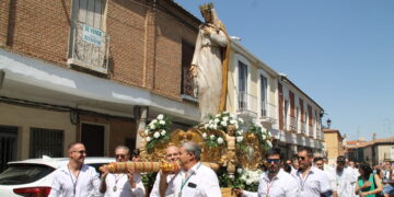 Peñaranda vive con gran solemnidad y afluencia de público la primera fiesta en honor de su nueva patrona, Santa María Reina