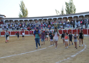 Escribano y Diosleguarde, los dos «Manueles» salen a hombros tras triunfar en el centenario coso peñarandino de La Florida