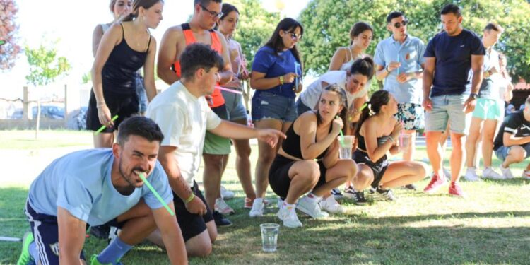 Palaciosrubios despide sus fiestas con hinchables y juegos para la infancia y con una animada yincana para los jóvenes