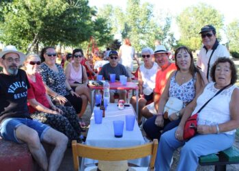 Villaflores elige los novillos para sus fiestas de San Agustín y disfruta de una capea y un aperitivo en la finca Morquera