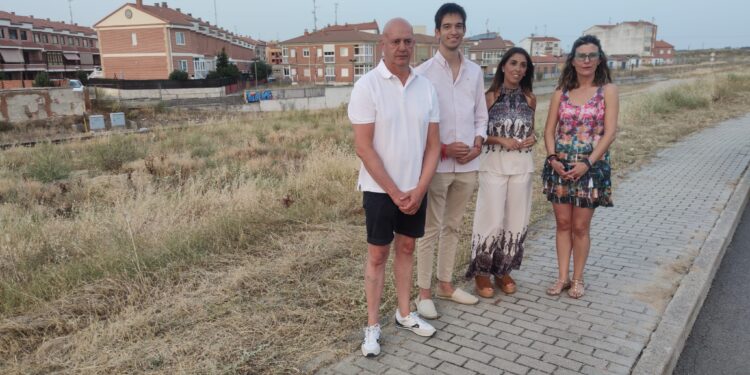 El PP denuncia en Peñaranda el peligro de numerosos solares y exige al Ayuntamiento que haga cumplir la ordenanza