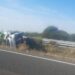 Dos heridos en una aparatosa salida de vía de un turismo en la autovía A-50 en el término municipal de Cantaracillo