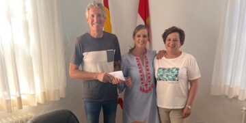 El Campo de Peñaranda entrega a Manos Unidas los 930 euros recaudados en la caldereta solidaria de la Semana Cultural