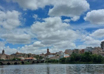 Alba celebra este fin de semana la feria alimentaria y mercado medieval con pasacallles, cetrería y degustación de chanfaina