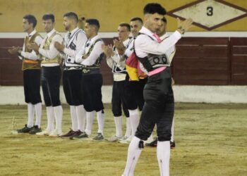 Babilafuente vibra en el coso taurino con el merecido triunfo de su paisano Iván González en el concurso goyesco de cortes