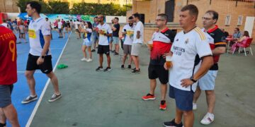 Peñaranda reúne a sus peñas en las pistas del parque La Huerta para disputar el tradicional torneo de calva y rana