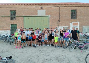 Éxito de participación en la marcha cicloturista en El Campo de Peñaranda con un recorrido hasta el azud de Riolobos