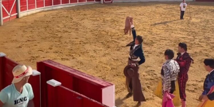 Peñaranda en Común denuncia una situación de maltrato animal por la suelta de un cerdo en la novillada del Jueves de Ferias