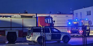 Susto en una vivienda ubicada en el recinto de una fábrica de embutidos de Peñaranda por el fuego declarado en una cocina