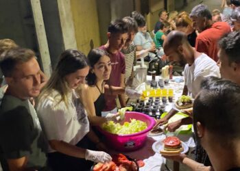 Mancera de Abajo disfruta de una gran «hamburguesada» organizada con rotundo éxito por la Comisión de Festejos