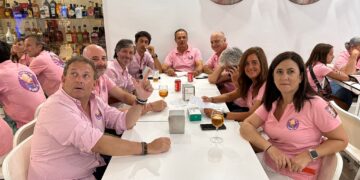 Los Álamos Laboratorio Gastronómico presenta cada noche de ferias una hamburguesa dedicada a las peñas de Peñaranda