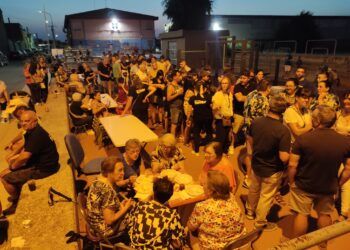 Los Tatos triunfan en Peñaranda con una nueva y exitosa edición de su «huevada» celebrada en el barrio de San Lázaro