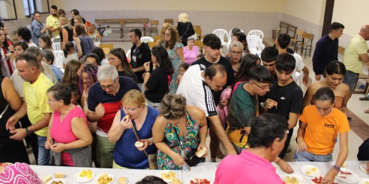 Villaflores también se apunta a la moda de los concursos de tortillas y celebra un certamen con gran afluencia de público